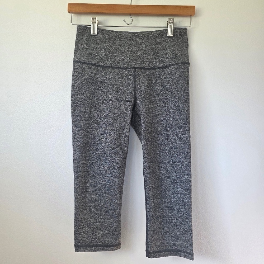 Victoria's Secret VSX Sport Women's Gray Cropped Leggings - XS